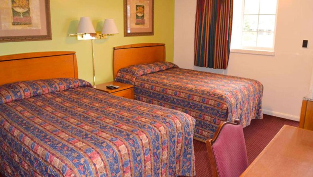 Relax Inn Блумсберг Экстерьер фото